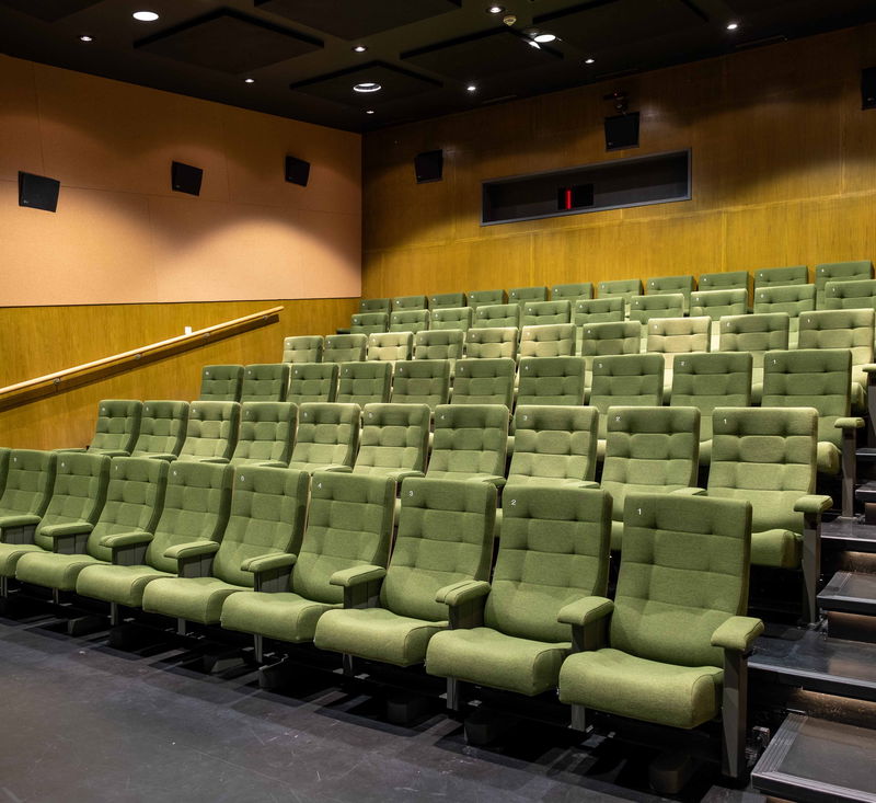 Filmzaal door Yaseer Choudry Filmzaal met groene stoelen