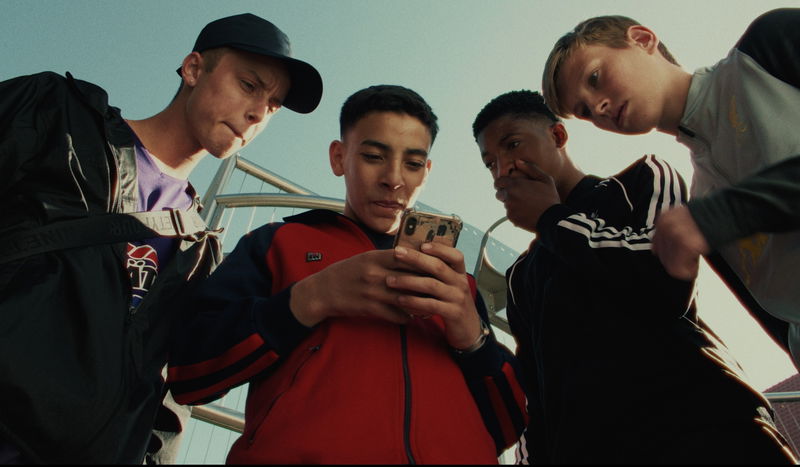 Jongens met telefoon