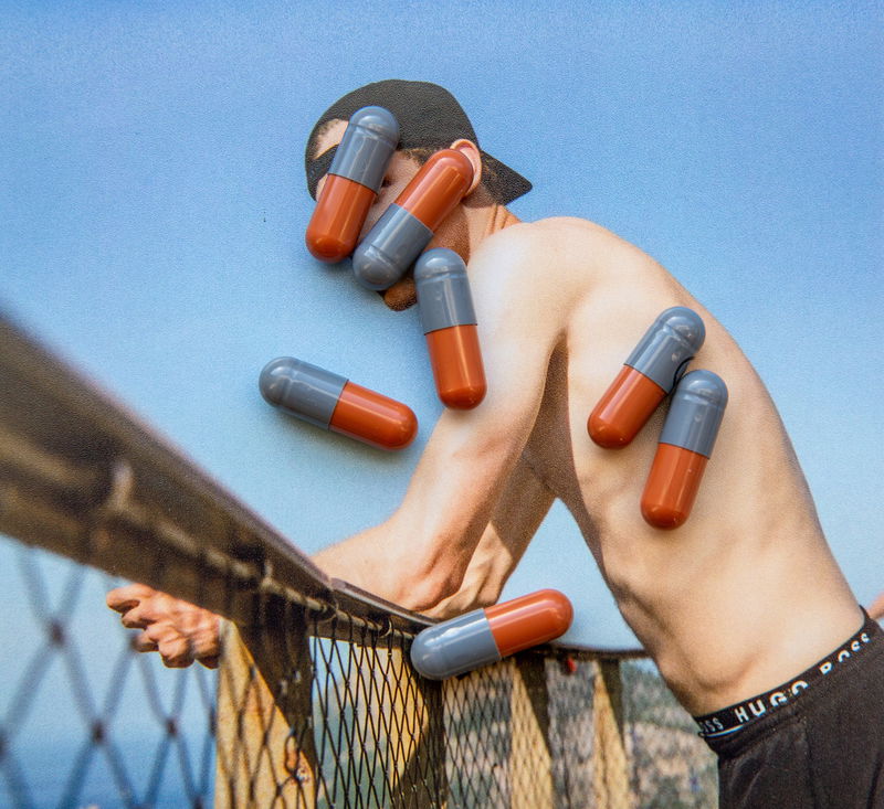 Medicijn Jongen met pillen voor gezicht
